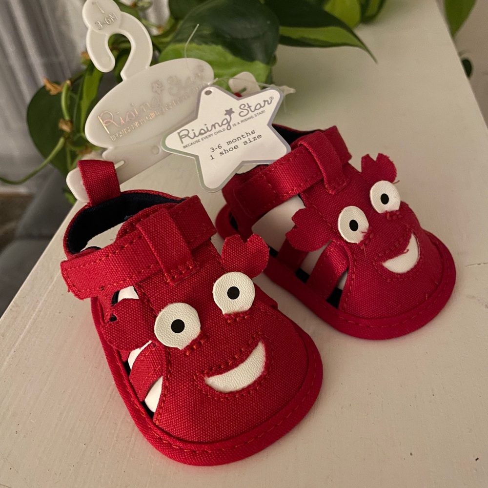 NWT- 3-6mo Baby Sandals- Lobster design